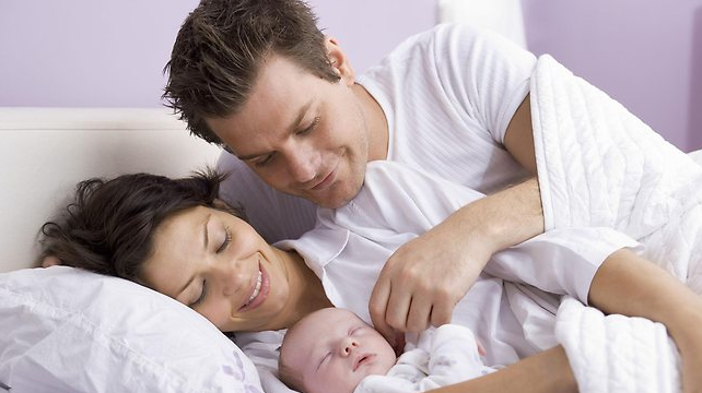 Le uniche cose che un bambino appena nato conosce sono: presenza, contatto e cura