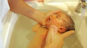 Benessere della pelle dei bambini e primo bagnetto