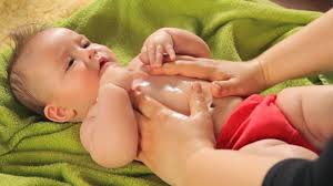 L’olio vegetale per massaggiare il bambino