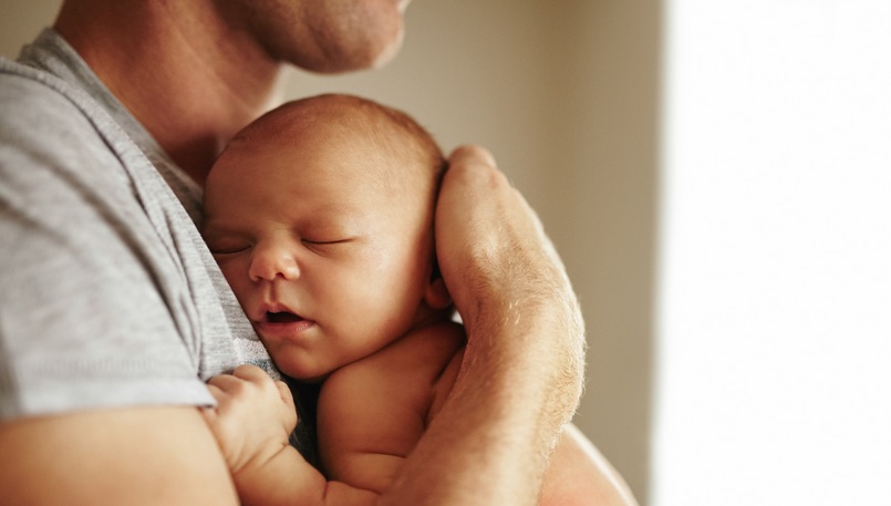 I papà e l’accudimento del neonato: quali effetti sulla vita dei loro bebè?
