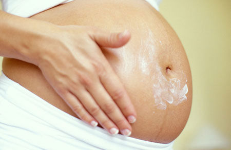 Prevenire o ridurre le smagliature in gravidanza