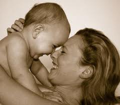 Il sorriso del bambino dipende dal sorriso della mamma
